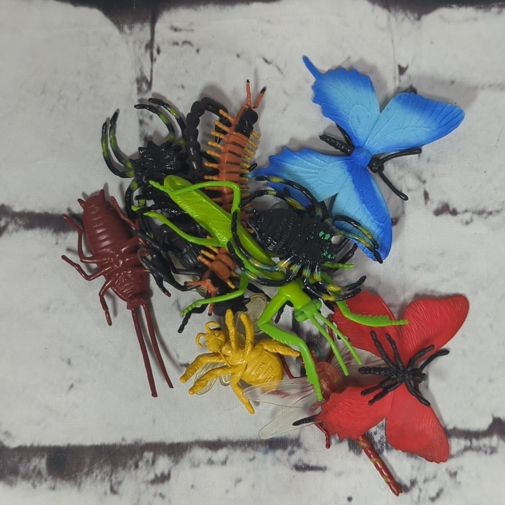 Rubber‎ Insects Lot of 12 Butterflies Spiders Flies Assorted